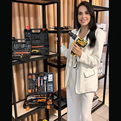 Cliente recebendo prêmio em campanha promocional
